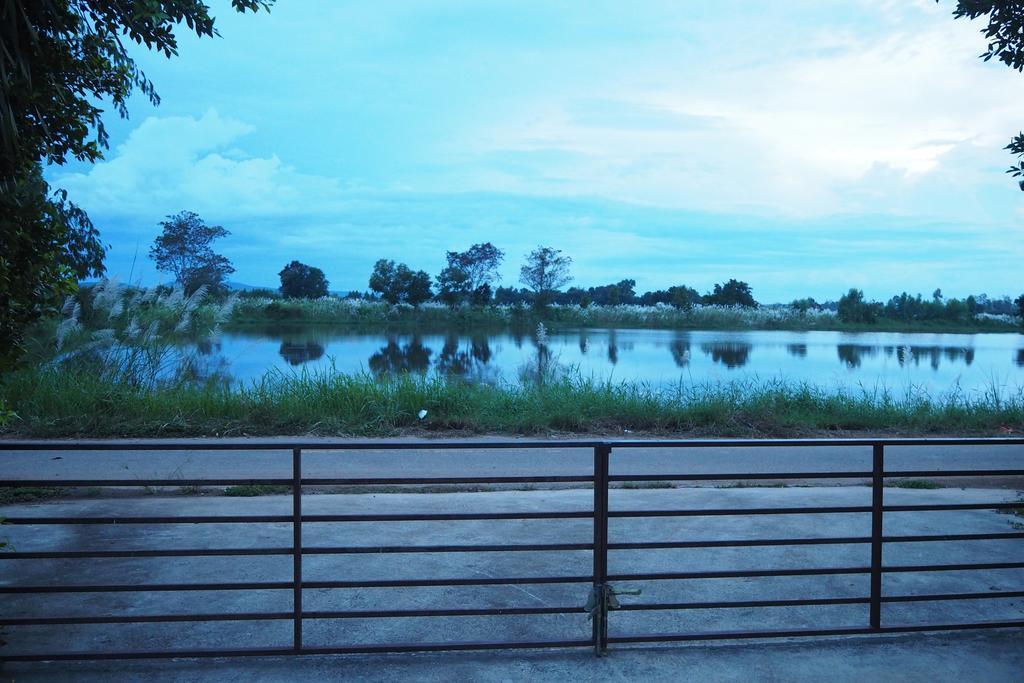 Rimmueng Resort Phanom Sarakham Екстер'єр фото